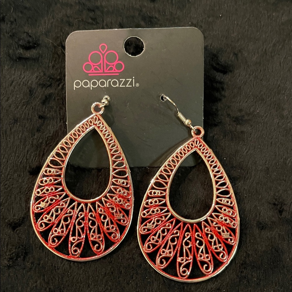 *FREE W/ PURCHASE OF 2+ ITEMS, JUST ADD TO YOUR BUNDLE* Paparazzi Earrings